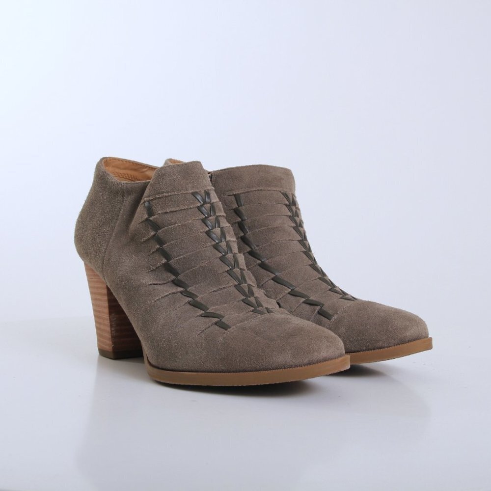 Franco Sarto Dimona Suede‎ Suede Side Zip Heeled Ankle Boots in Tan Women Size 9